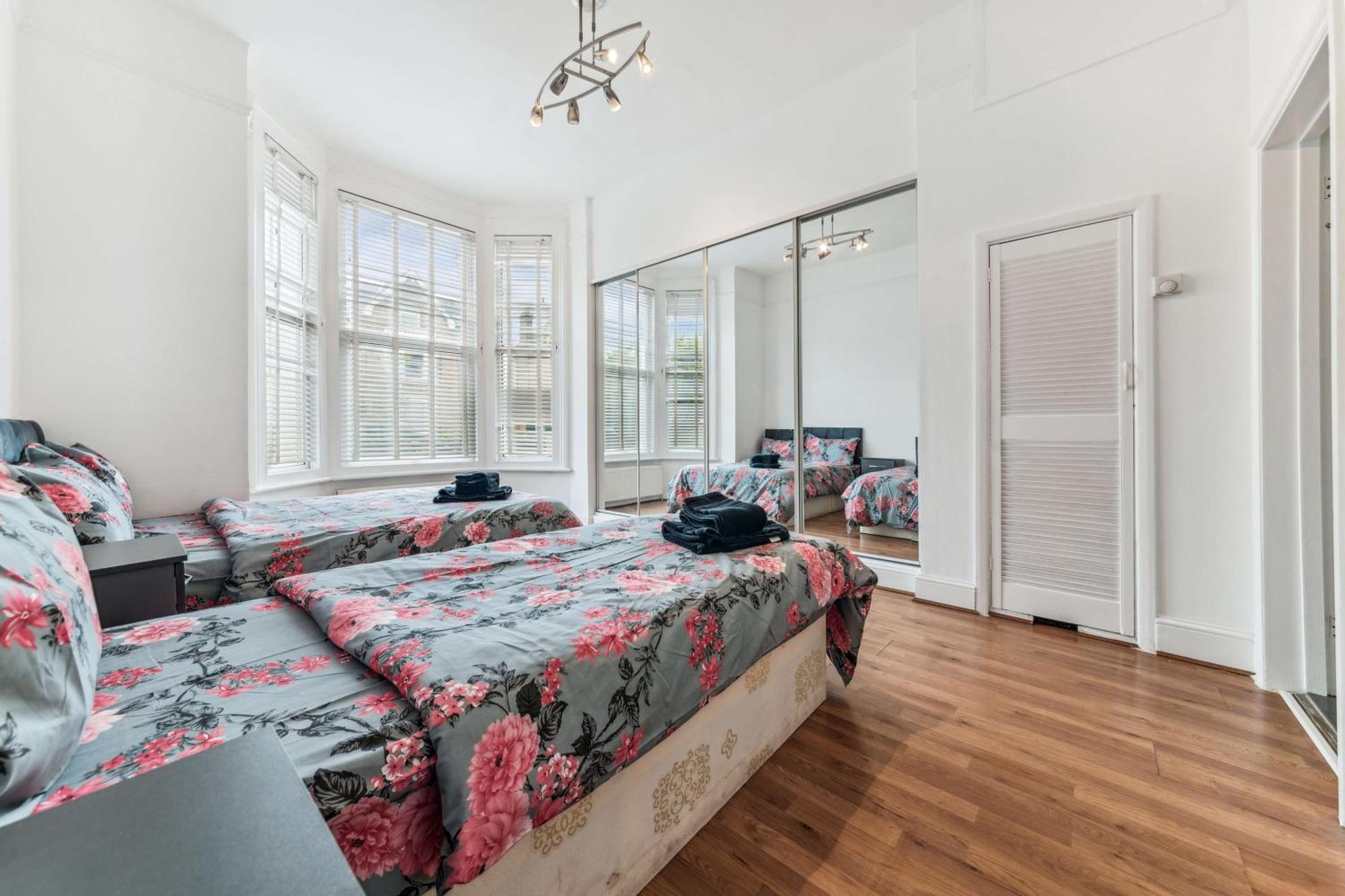 Cozy Wimbledon Apartment Лондон Экстерьер фото